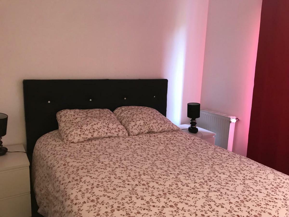 Chambre D'Hotes Proche De Disneyland Et Pas Loin De Paris Bussy-Saint-Georges Luaran gambar