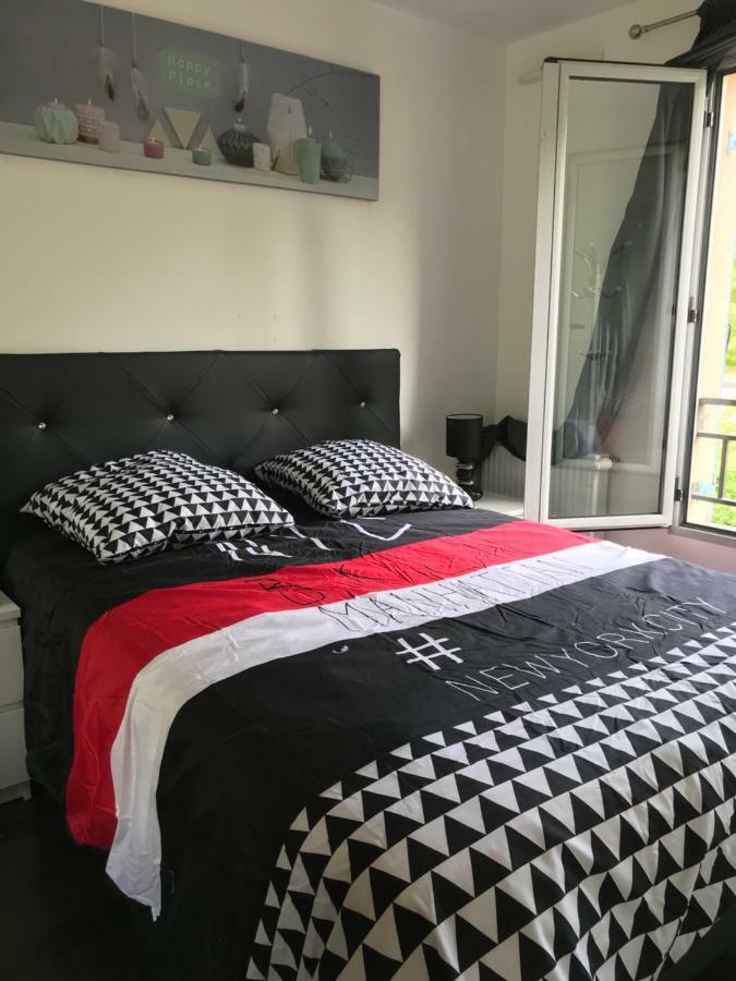 Chambre D'Hotes Proche De Disneyland Et Pas Loin De Paris Bussy-Saint-Georges Luaran gambar